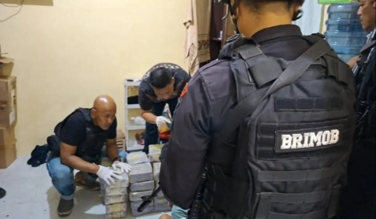 Brimob-Polda-Sumut-dan-BNNP-Berhasil-Amankan-36-Kg-Sabu-Dari-Rumah-Kos