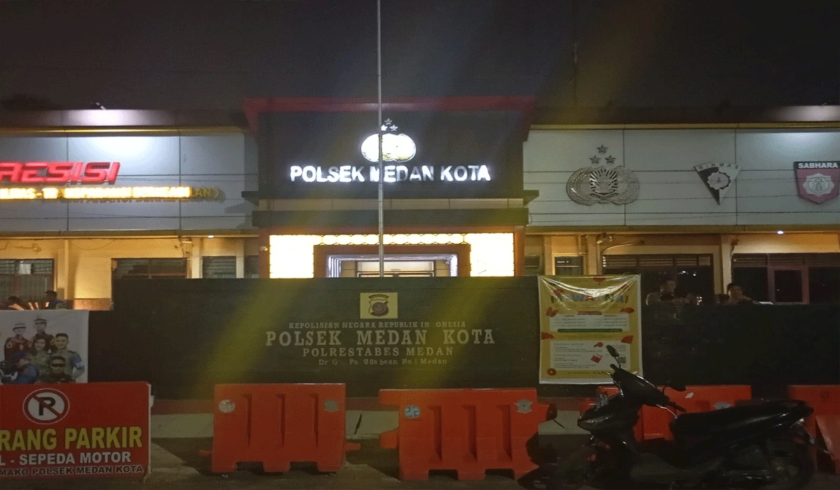 Pencuri Nekat Hanya Mengenakan Sempak Dan Topeng Di Medan, Dan Lari Kocar-kacir Karena Digonggong Anjing