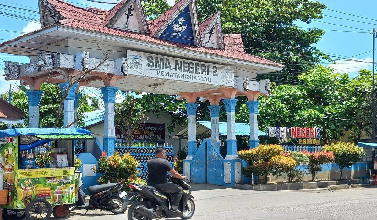 SMA 2 Siantar Hadirkan MBG, Dorong Pola Hidup Sehat Siswa