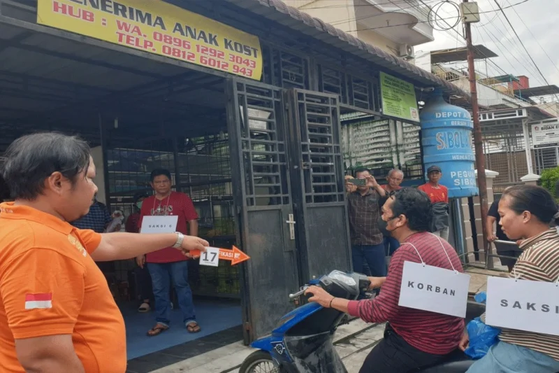 Kematian Jurnalis Medan Mencurigakan, Rekaman CCTV Kosan Diduga Dipotong Bikin Keluarga Bertanya Kematian Jurnalis Medan Mencurigakan, Rekaman CCTV Kosan Diduga Dipotong Bikin Keluarga Bertanya