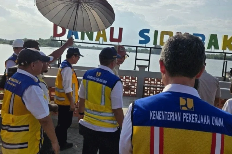 Menteri PU Tinjau Revitalisasi Danau Siombak Untuk Atasi Banjir Rob