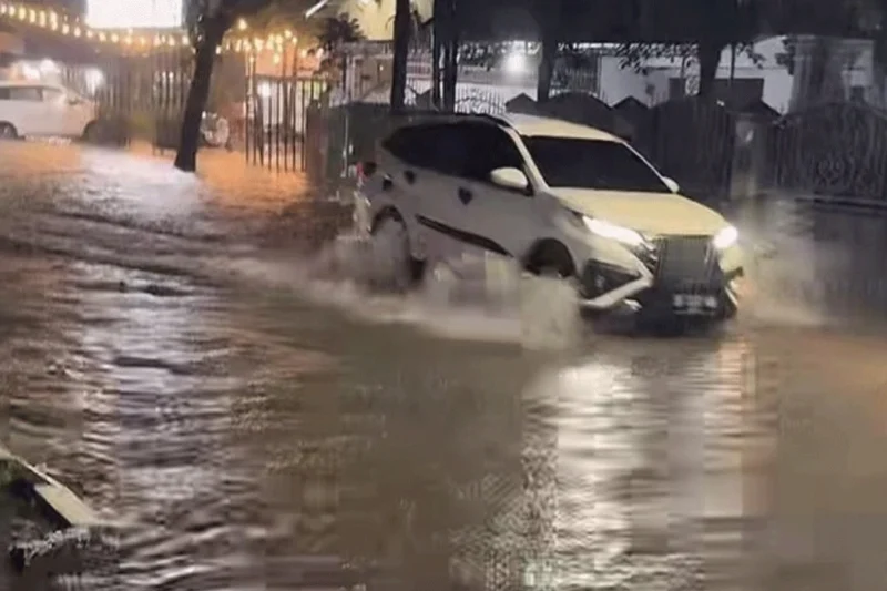 Hujan Lebat Guyur Medan, Sejumlah Ruas Jalan Terendam Awal Malam Ini